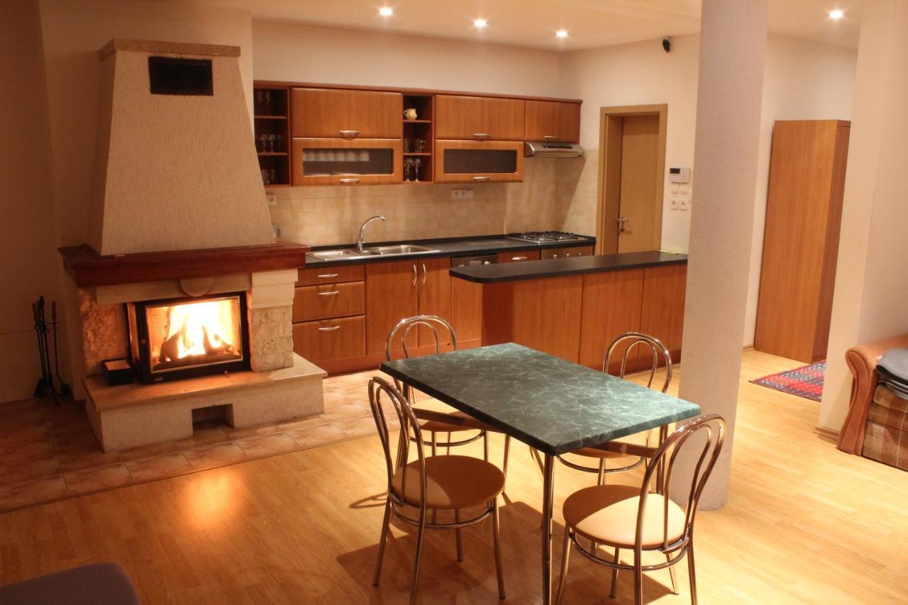 Apartman Triga Snina Exterior photo