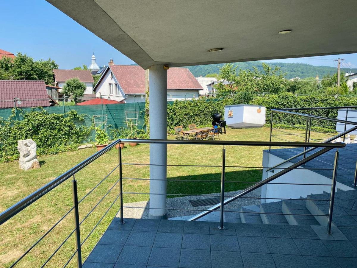 Apartman Triga Snina Exterior photo